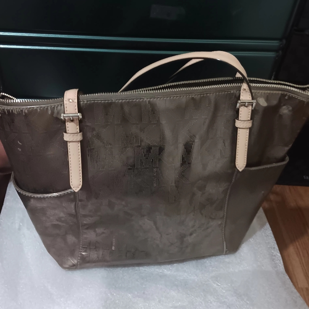 Michael Kors shoulder